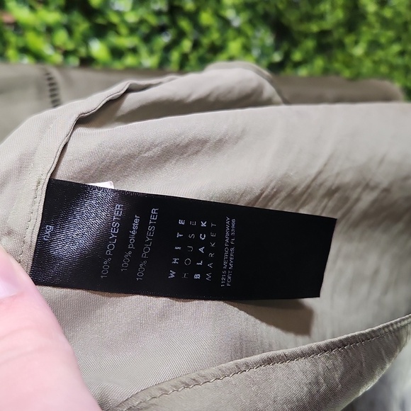 White House Black Market Light Green Princess Sleeve Silky Blouse - Size Medium - Picture 10 of 11